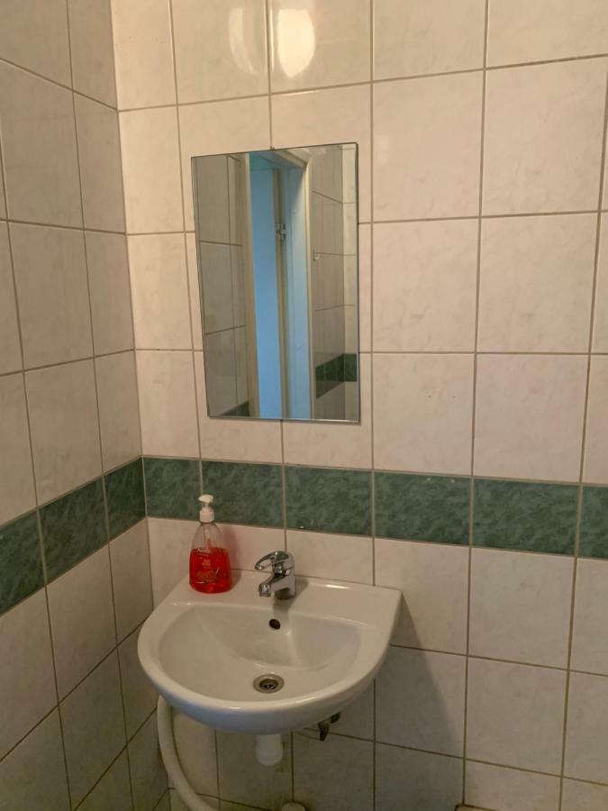 K84, Nice 2- Bedroom Apartment - 2 Big Beds 1 Single Bed تارتو المظهر الخارجي الصورة